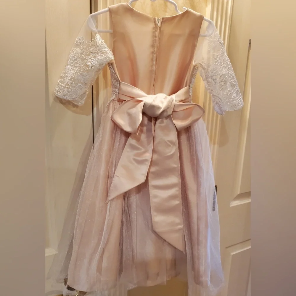 Sweet Kids USA Champagne and ivory lace Flower girl Dress. Sz.3